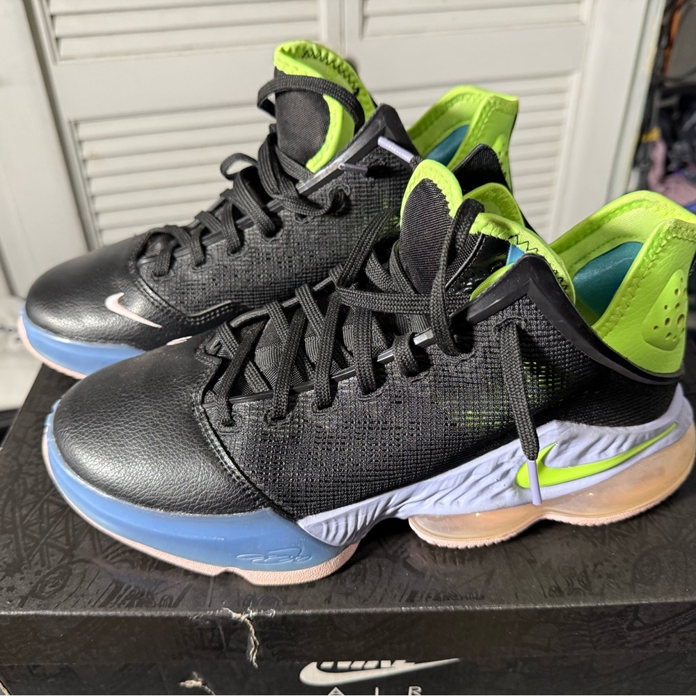 Nike Black and Green Sneakers